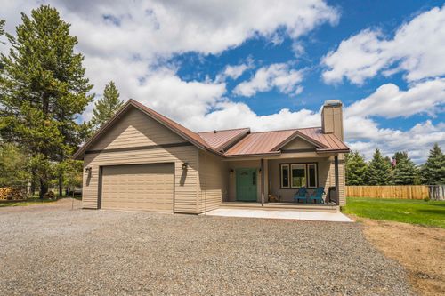 52790 Meadow Ln, La Pine, OR, 97739-9581 | Card Image