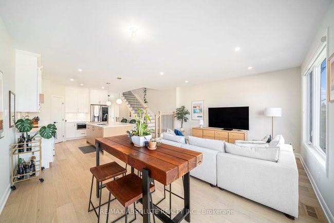 A - 10 Cockburn St, House attached with 3 bedrooms, 4 bathrooms and 4 parking in Richmond ON | Image 8