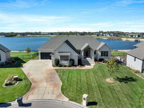 2415 N Paradise Cir, Wichita, KS, 67205 | Card Image