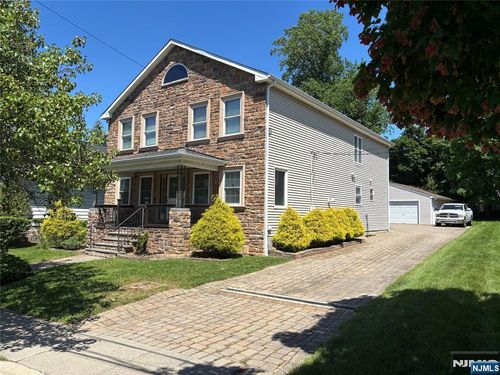 17 Garrett St, Cedar Grove, NJ, 07009-1950 | Card Image