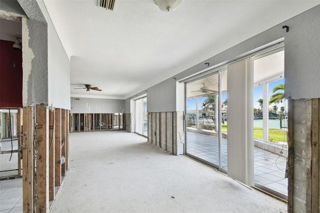 568 Johns Pass Ave, House other with 4 bedrooms, 3 bathrooms and null parking in MADEIRA BEACH FL | Image 34