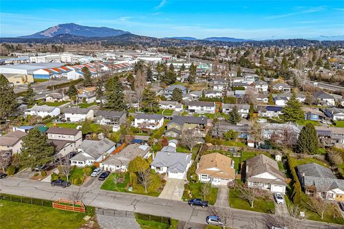 2130 Jahn Pl, Sidney, BC, V8L5B9 | Card Image