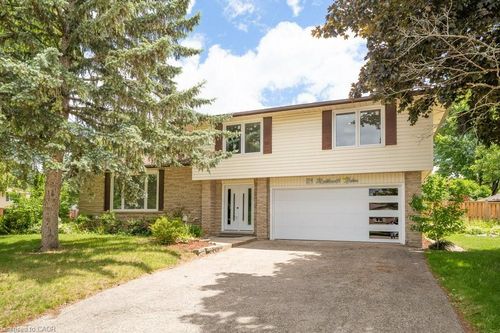 21 Halliwell Dr, Kitchener, ON, N2B2M5 | Card Image