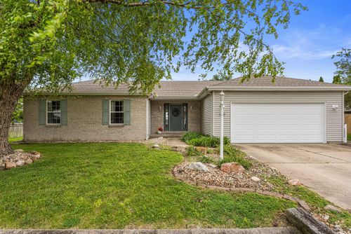 809 S Scarborough St, Sidney, IL, 61877-9777 | Card Image