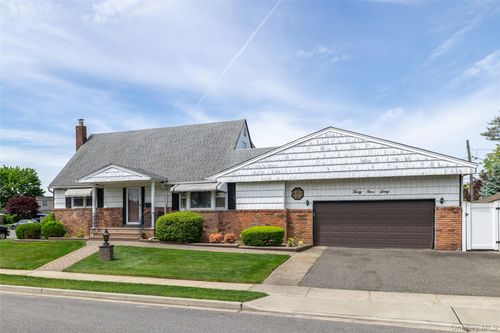 3960 Wellwood Road, Hempstead, NY, 11783 | Card Image