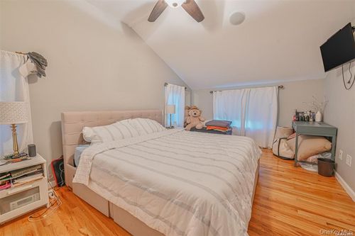 45 Jervis Ave, Copiague, NY, 11726-5034 | Card Image