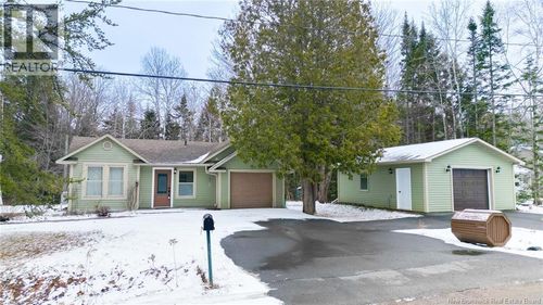 13 Hamilton Rd, Burton, NB, E2V3B5 | Card Image