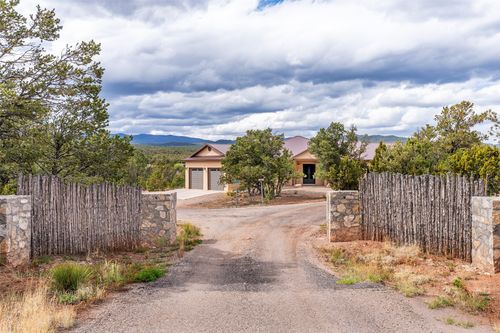 5 Pumpkin Ln, Pecos, NM, 87552-2564 | Card Image