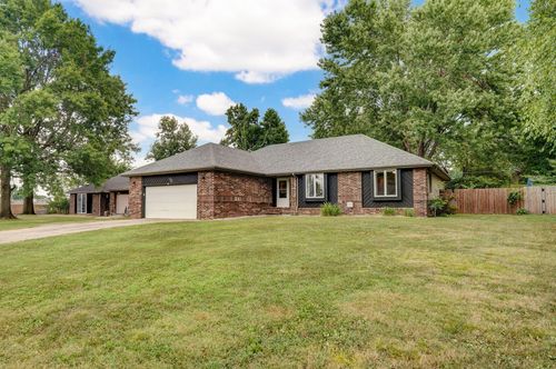 912 Brooke Ct, Nixa, MO, 65714-9252 | Card Image