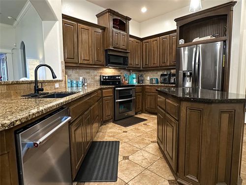 501 Sw 28th St, Moore, OK, 73160-2379 | Card Image