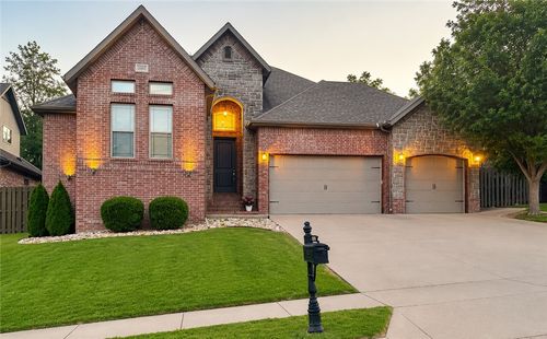 2003 Ne Steinbeck Dr, Bentonville, AR, 72712-4384 | Card Image