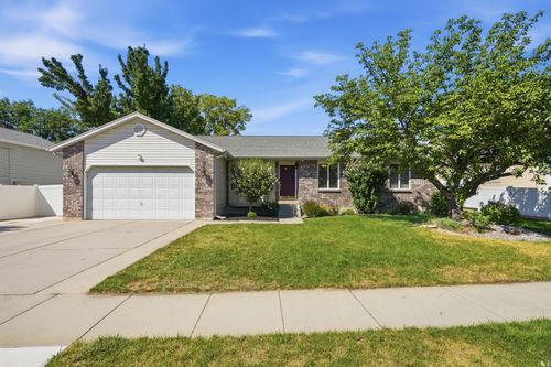 38 W Clay Park Dr, Murray, UT, 84107-7087 | Card Image