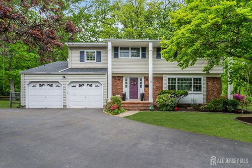 52 Eileen Way, Edison, NJ, 08837-2319 | Card Image