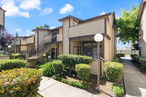 585 Majestic Way, San Leandro, CA, 94578-4179 | Card Image