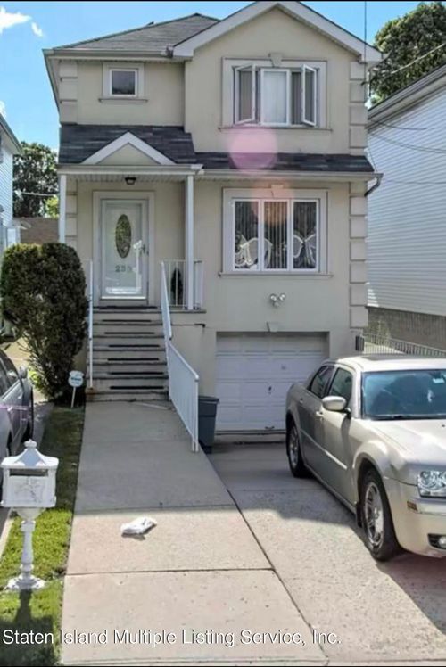 236 Van Pelt Ave, Staten Island, NY, 10303-2411 | Card Image