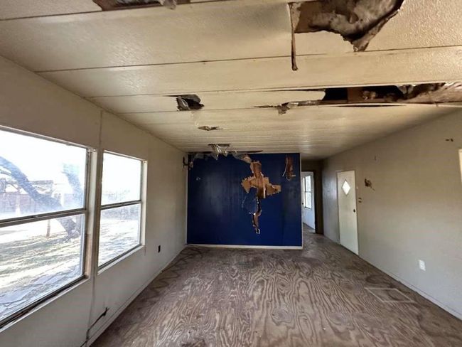 506 Beech St, House other with 2 bedrooms, 1 bathrooms and null parking in Jourdanton TX | Image 5