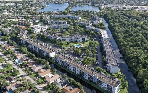 apt-3f-117 Royal Park Dr, Oakland Park, FL, 33309-5847 | Card Image