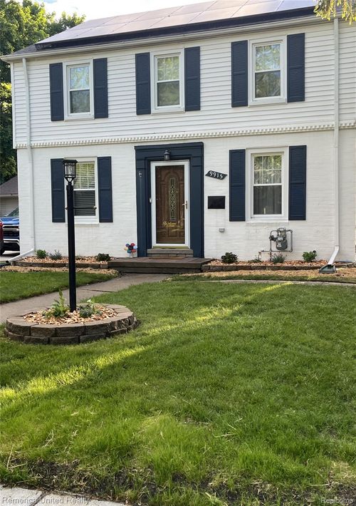 9915 Ingram St, Livonia, MI, 48150-2819 | Card Image