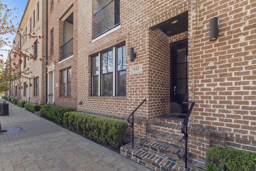 643 S Cesar Chavez Blvd, Dallas, TX, 75201-5820 | Card Image