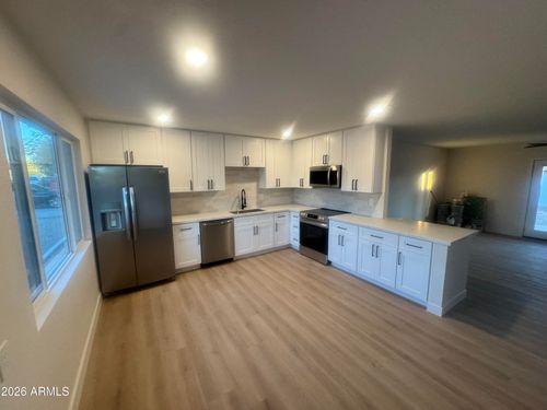 3337 W Ocotillo Road, Phoenix, AZ, 85017 | Card Image