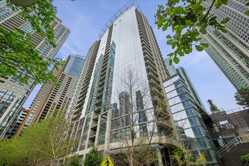 2006-201 N Westshore Dr, Chicago, IL, 60601-7267 | Card Image