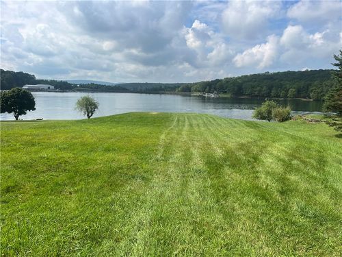 1395 Peninsula Dr, Central City, PA, 15926 | Card Image