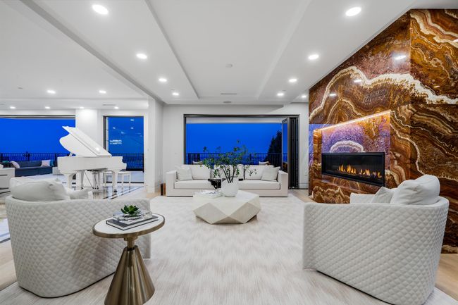 1123 Crestline Rd, House other with 6 bedrooms, 9 bathrooms and 8 parking in West Vancouver BC | Image 15