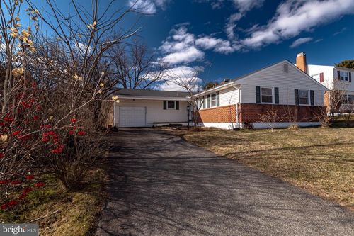 19 Whitekirk Dr, WILMINGTON, DE, 19808-1358 | Card Image