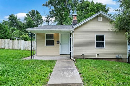 426 Bluff Dr, Saint Louis, MO, 63137-3207 | Card Image