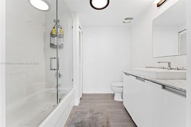 APT-1404 - 1881 79 Th Street Cswy, Condo with 2 bedrooms, 2 bathrooms and null parking in North Bay Village FL | Image 19