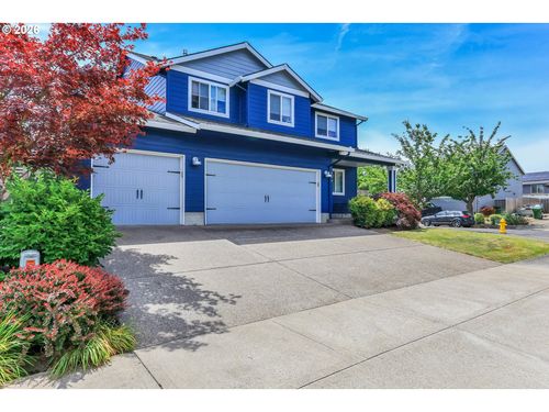 404 Vine Ave, Woodburn, OR, 97071-5631 | Card Image
