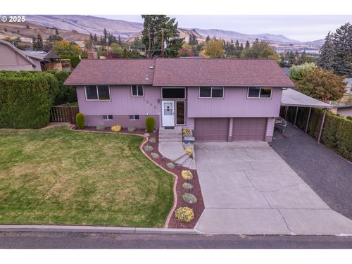 1023 Maple St W, The Dalles, OR, 97058-4545 | Card Image