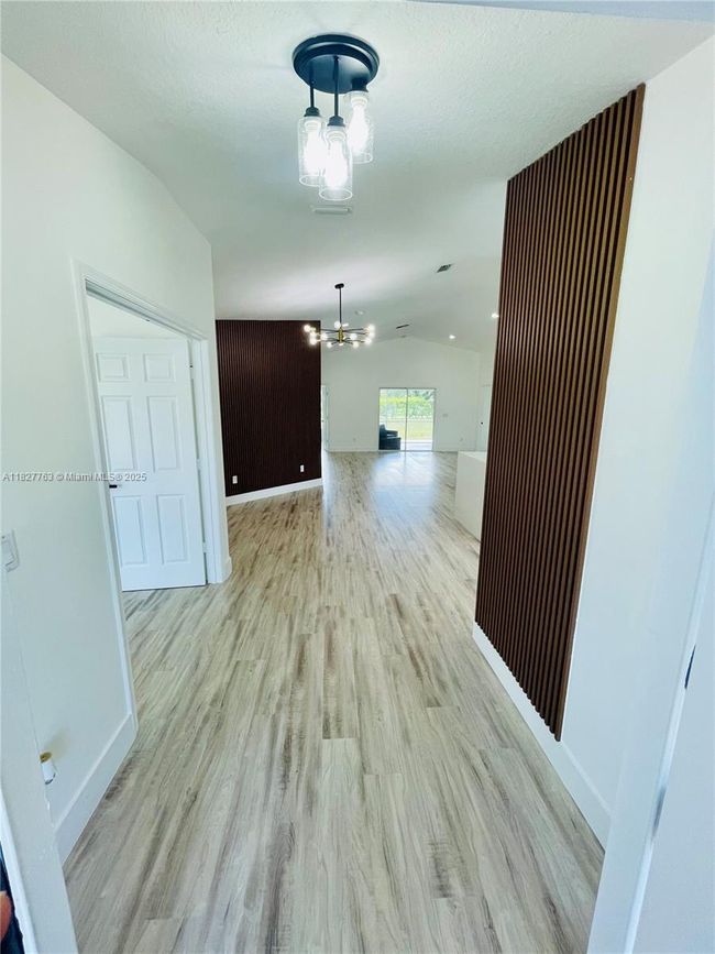 272 Sw Oakridge Dr, House other with 4 bedrooms, 2 bathrooms and null parking in Port St. Lucie FL | Image 4