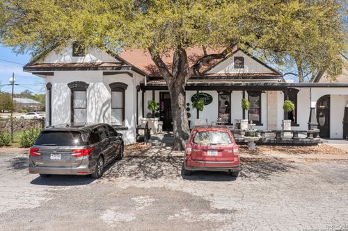 702 Front St, Comfort, TX, 78013-2174 | Card Image