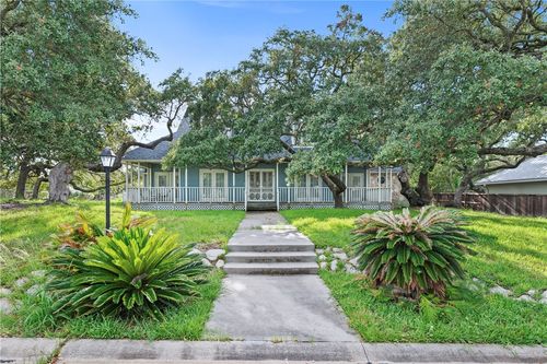 2500 Turkey Neck Cir, Rockport, TX, 78382-3530 | Card Image
