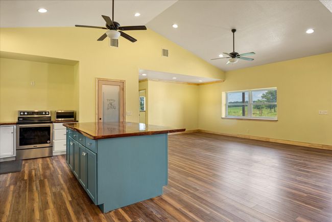 6111 Wild Cat Knob Rd, House other with 4 bedrooms, 3 bathrooms and null parking in Tolar TX | Image 6