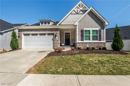 733 Buckeye Dr, Akron, OH, 44303-2200 | Card Image