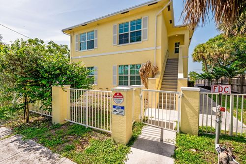 c-56 W 12th St, Riviera Beach, FL, 33404-6817 | Card Image