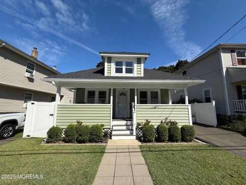 31 Peach St, Tinton Falls, NJ, 07724-2601 | Card Image