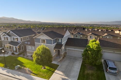 5194 W Hedgerose Dr, Herriman, UT, 84096-3958 | Card Image