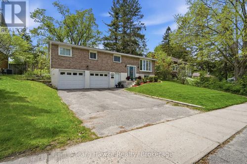 510 Manly St, Midland, ON, L4R3E9 | Card Image