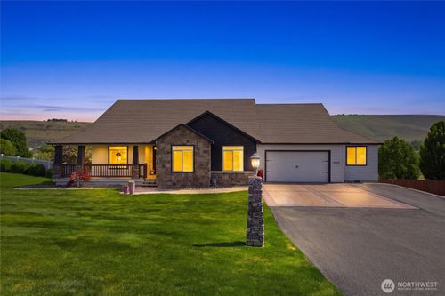 98303 E E Ridgeview Dr, Kennewick, WA, 99338-7513 | Card Image