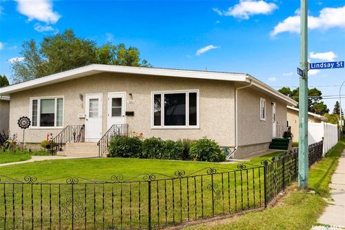 1002 Lindsay St, Regina, SK, S4N3A9 | Card Image