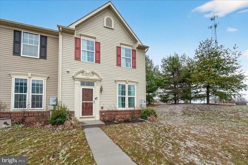 37 Erie Pl, FALLING WATERS, WV, 25419-1109 | Card Image