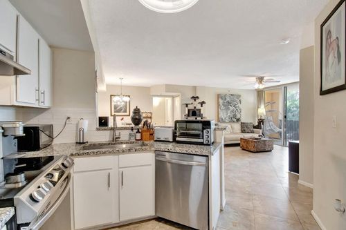 204-1000 Scotia Dr, Hypoluxo, FL, 33462-7036 | Card Image