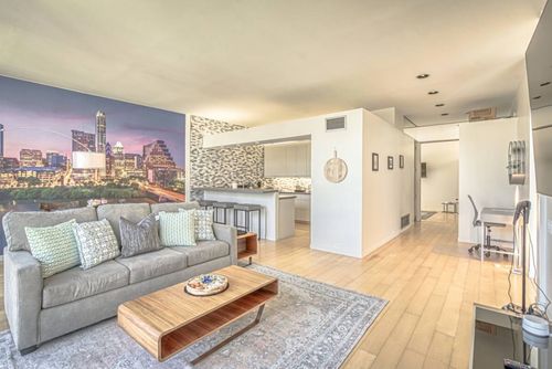 1-208 Lessin Ln, Austin, TX, 78704-7131 | Card Image