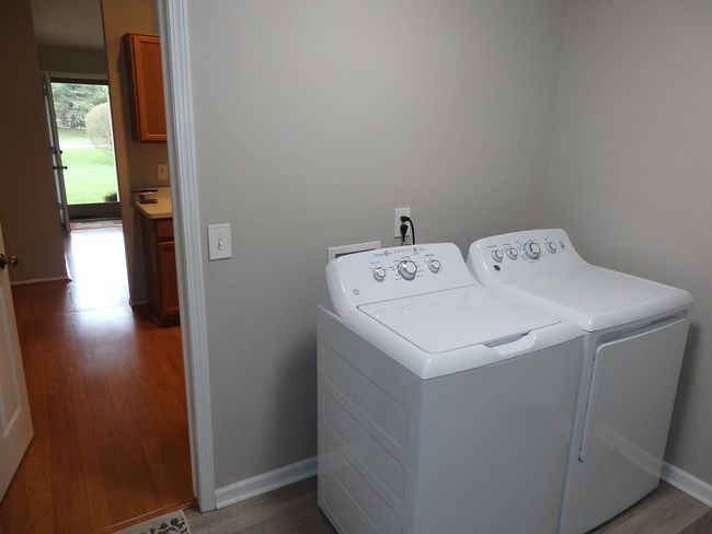 UNIT-2 - 140 Pine Tree Ridge Dr, Condo with 2 bedrooms, 3 bathrooms and null parking in Waterford MI | Image 21