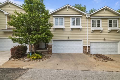 5c-5583 Meredith Dr, Des Moines, IA, 50310-2305 | Card Image