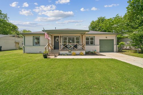 1642 S Ash Pl, Broken Arrow, OK, 74012-5401 | Card Image