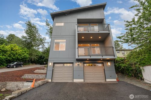 5426 31st Ave S, Seattle, WA, 98108-3023 | Card Image